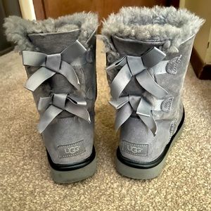 UGG Bailey Bow II Gray